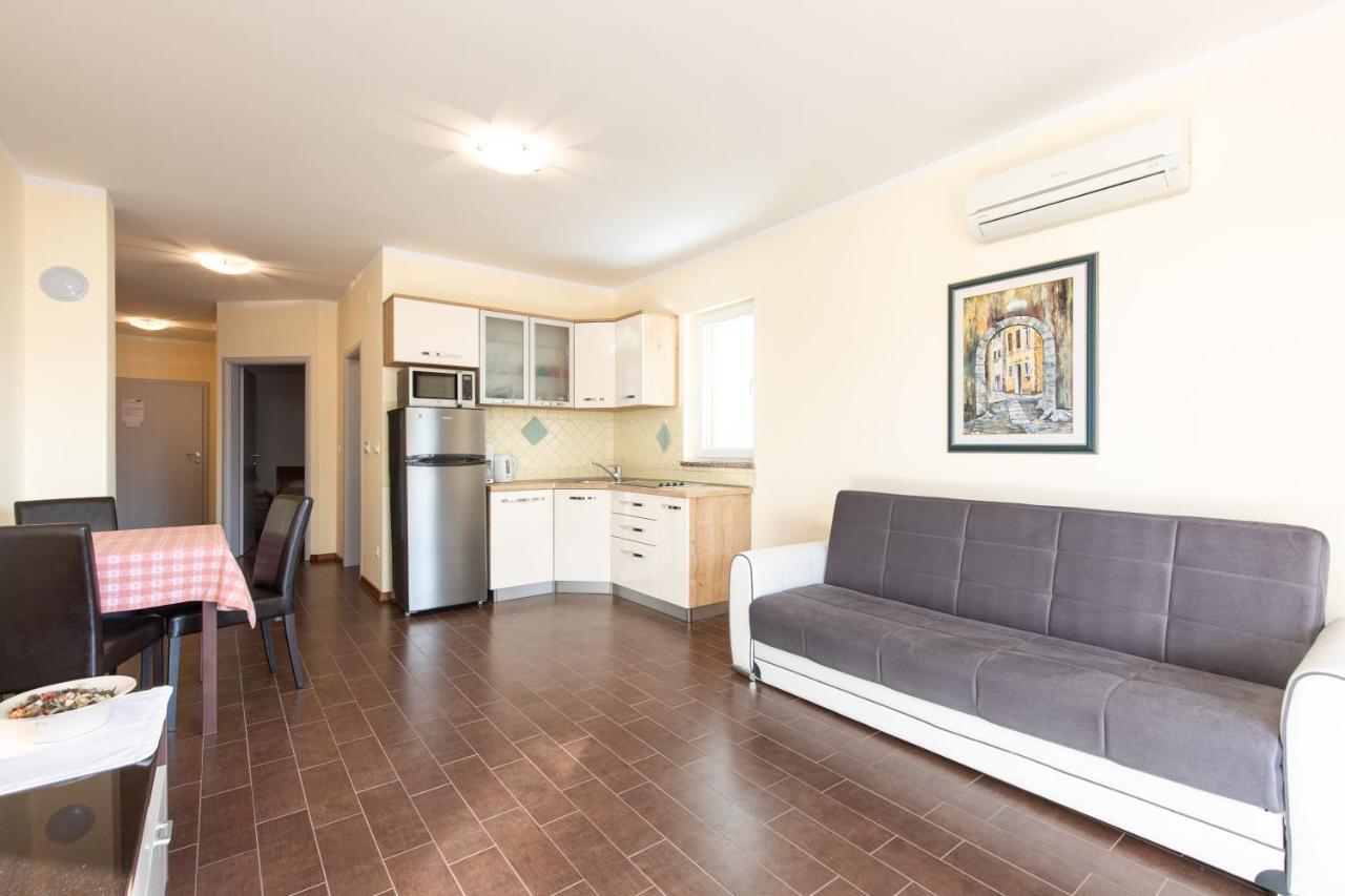Apartments Bella Vista Krk Town Exterior photo