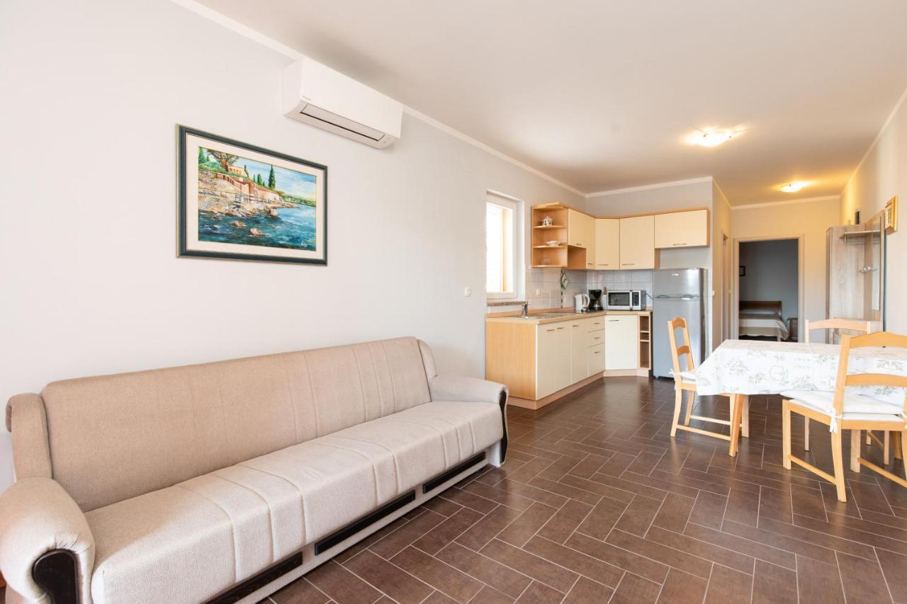 Apartments Bella Vista Krk Town Exterior photo