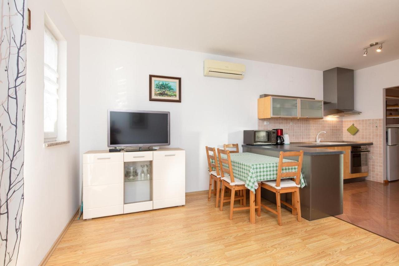 Apartments Bella Vista Krk Town Exterior photo